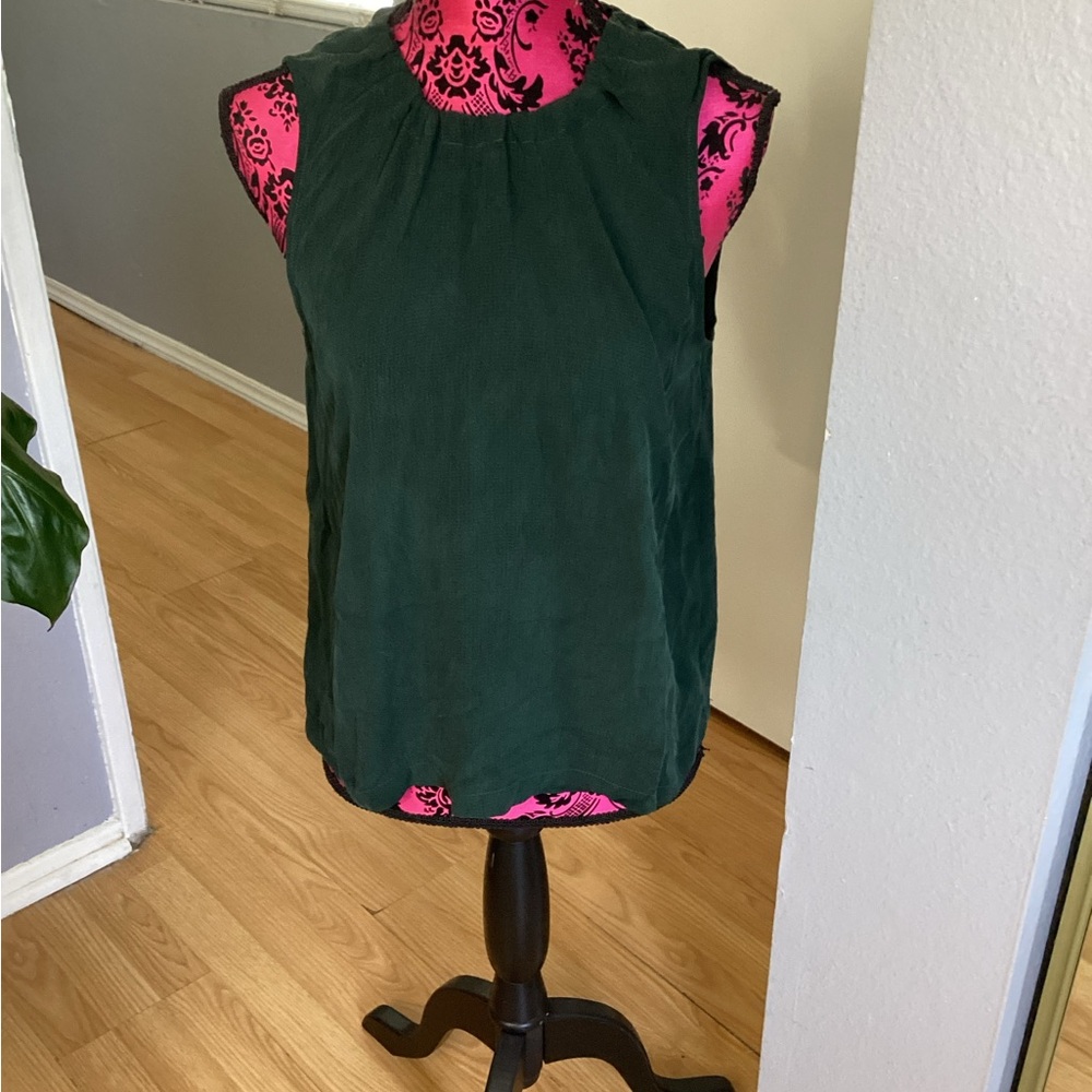 Elk Green Sleeveless Blouse with Velvet Texture 4